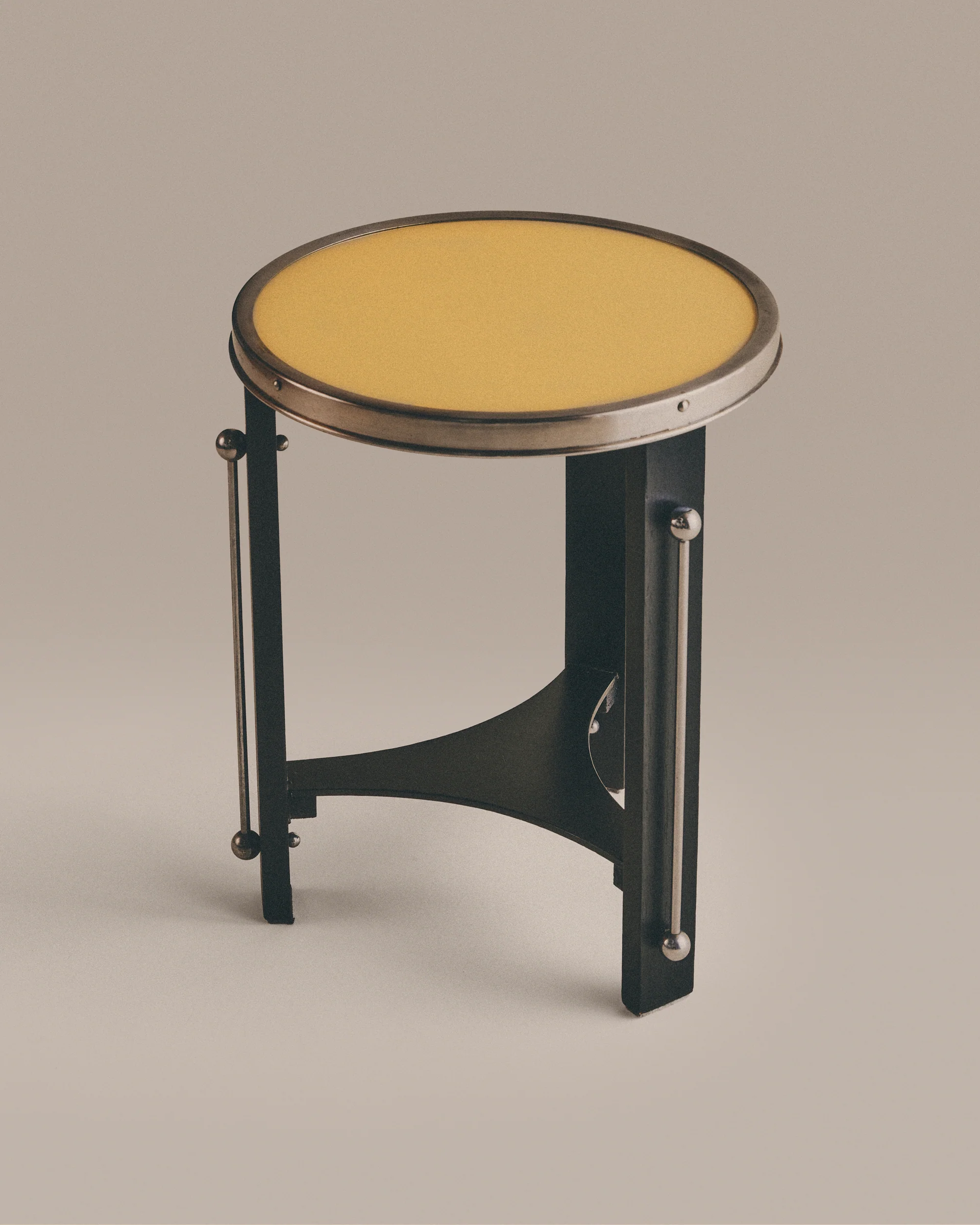 Bauhaus Side Table - Image 3