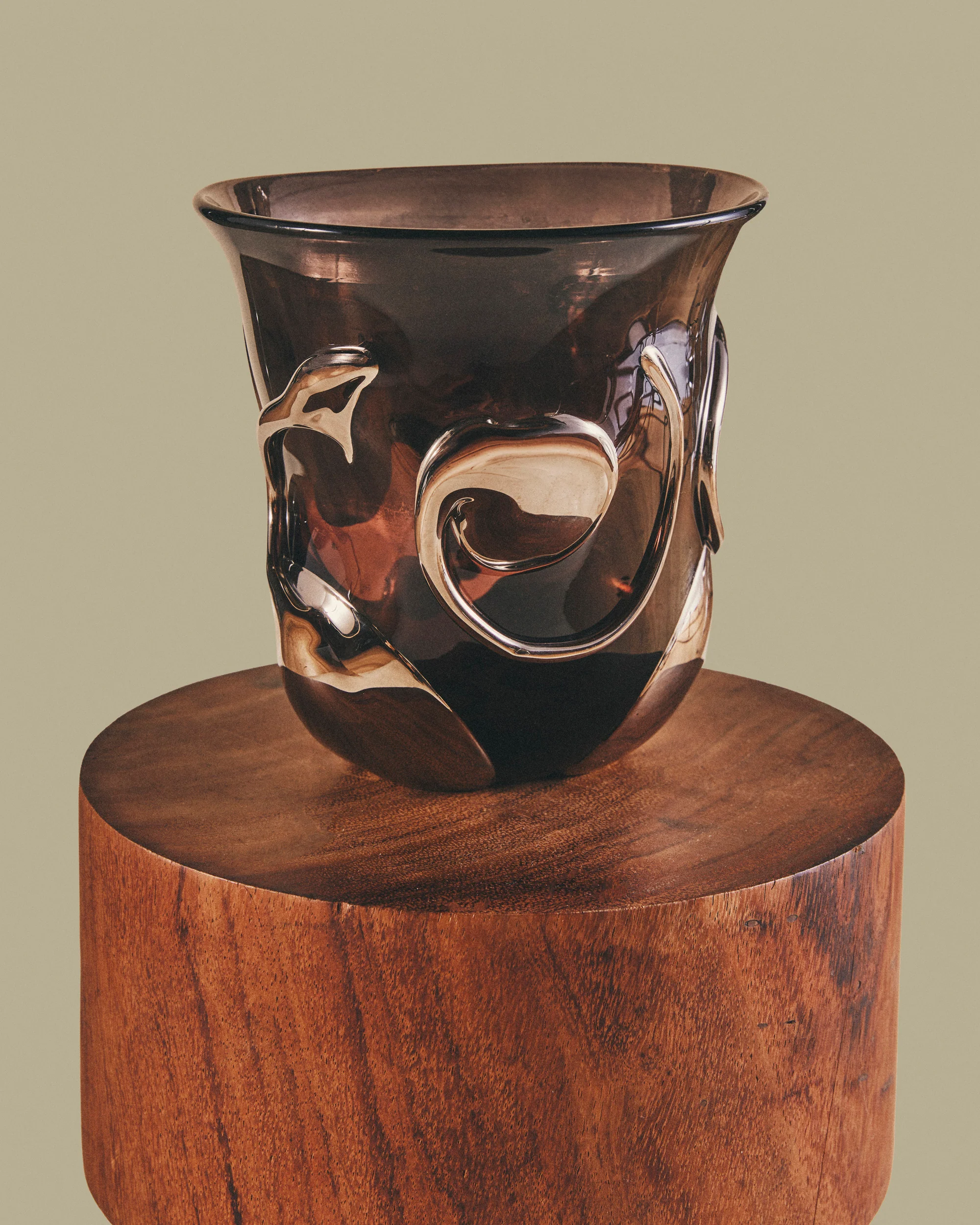 Black Amethyst Art Glass Vase - Image 3
