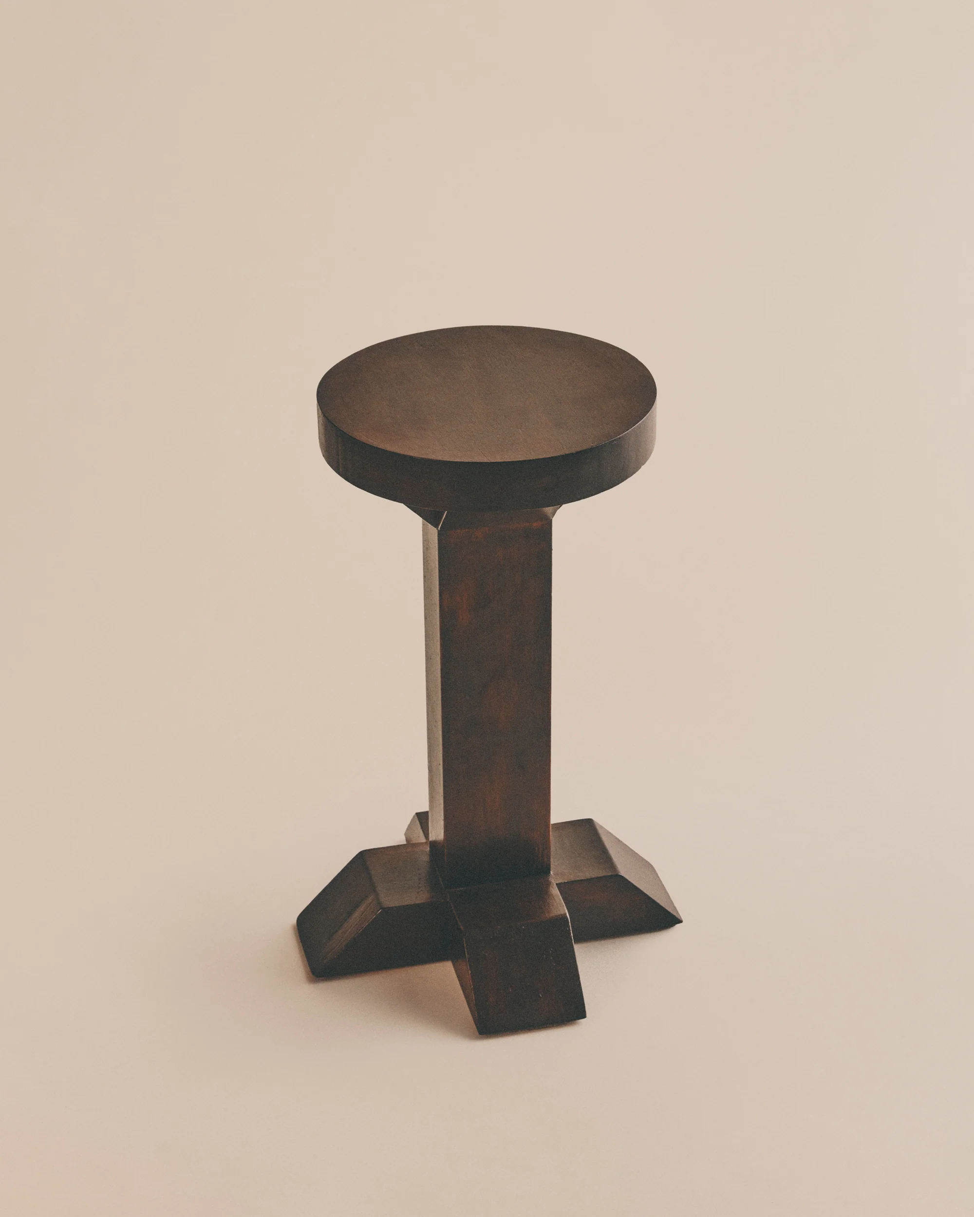 Brutalist Plinth - Image 4