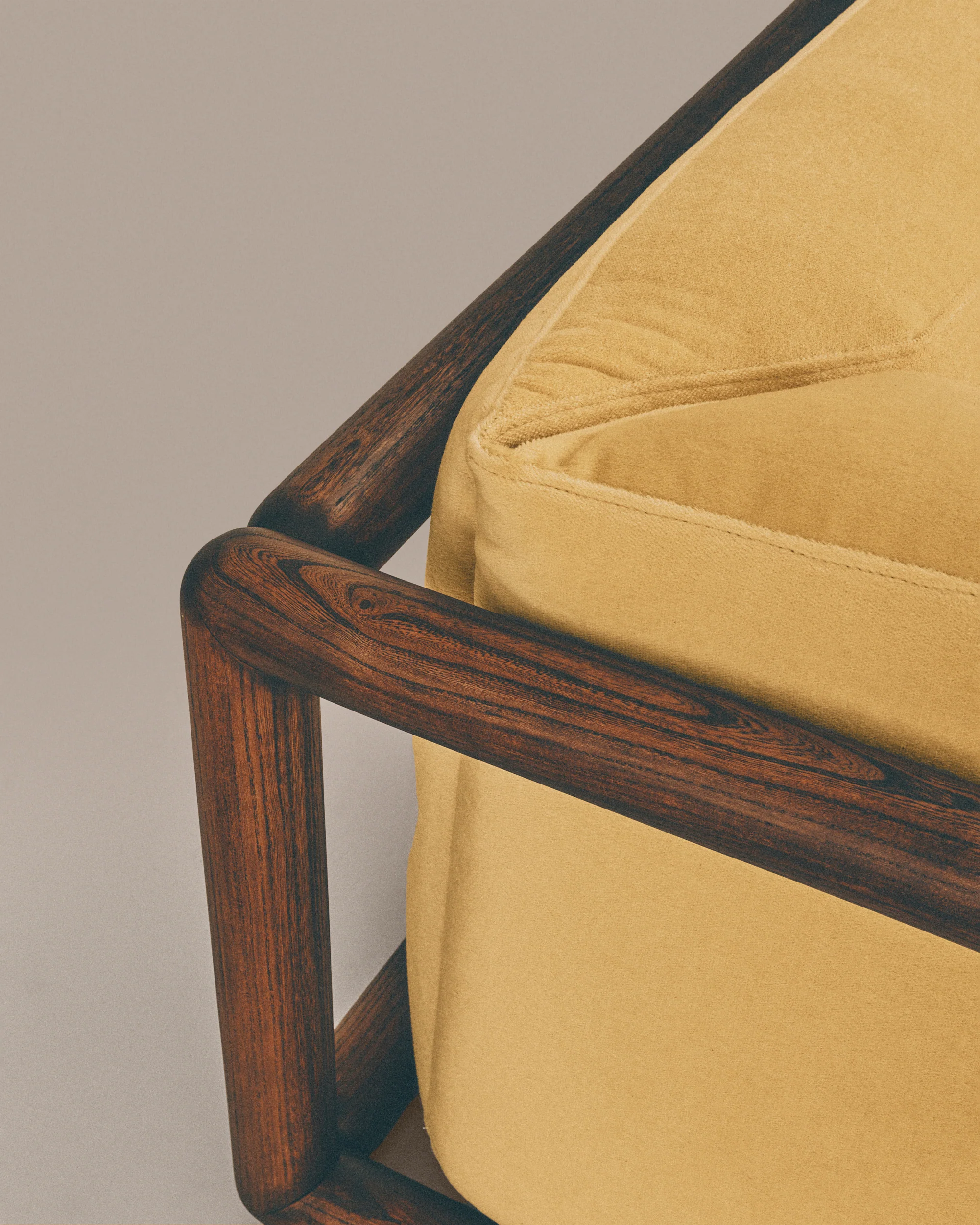 Cornaro Sofa - Image 4