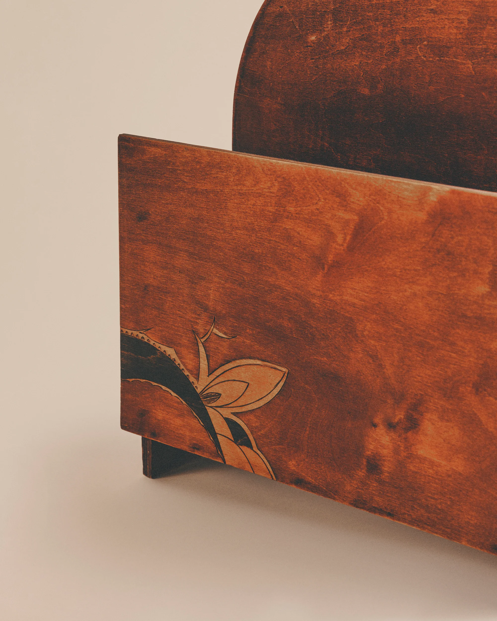 Fehn Magazine Rack - Image 4