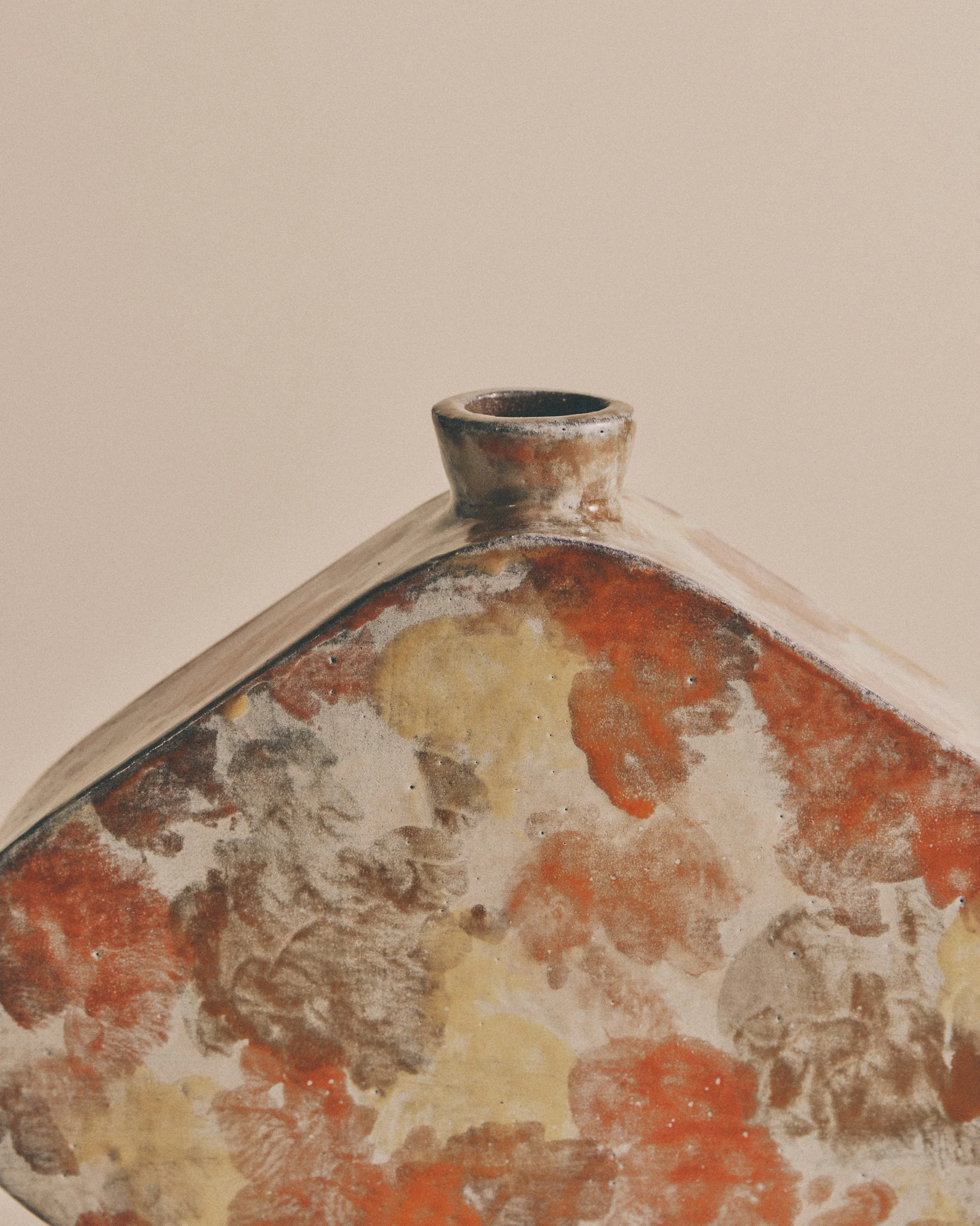 Horizontal Abstract Floral Rounded Vase - Ivory & Rust - Image 3