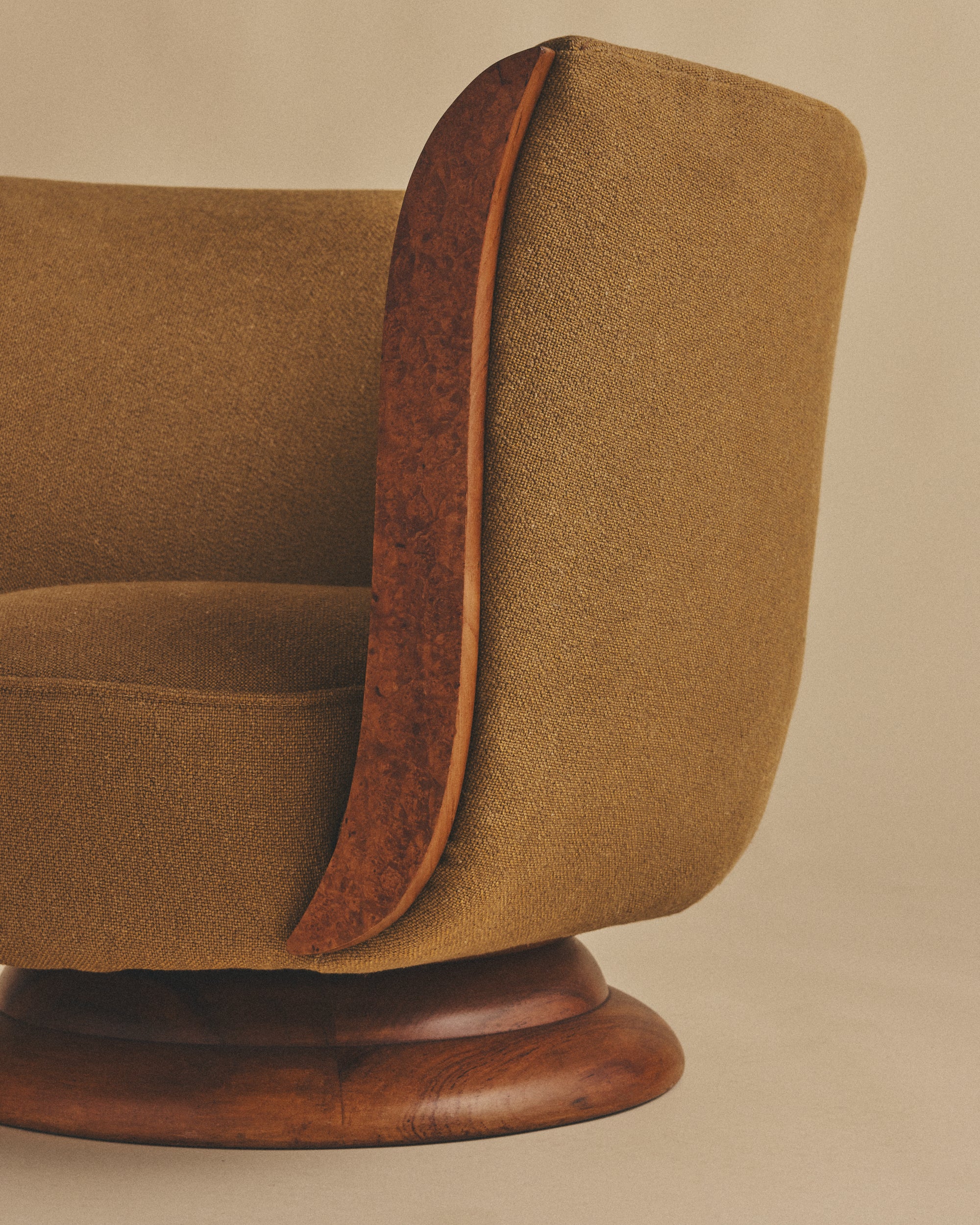 Hotel Le Malandre Tulip Chairs - Image 4