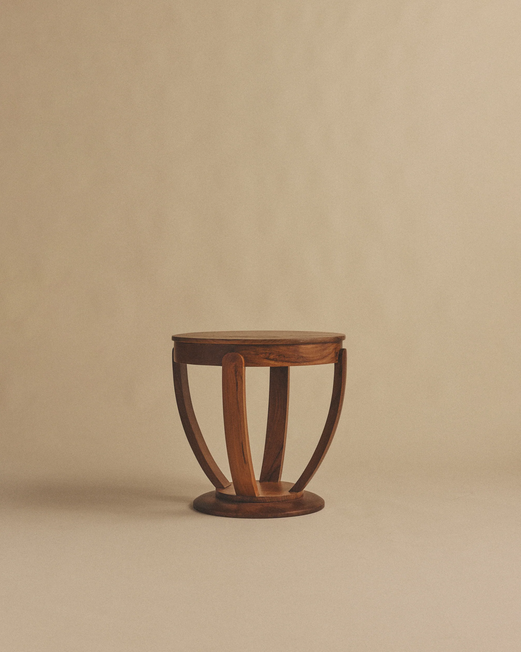Hotel Le Malandre Tulip Game Table
