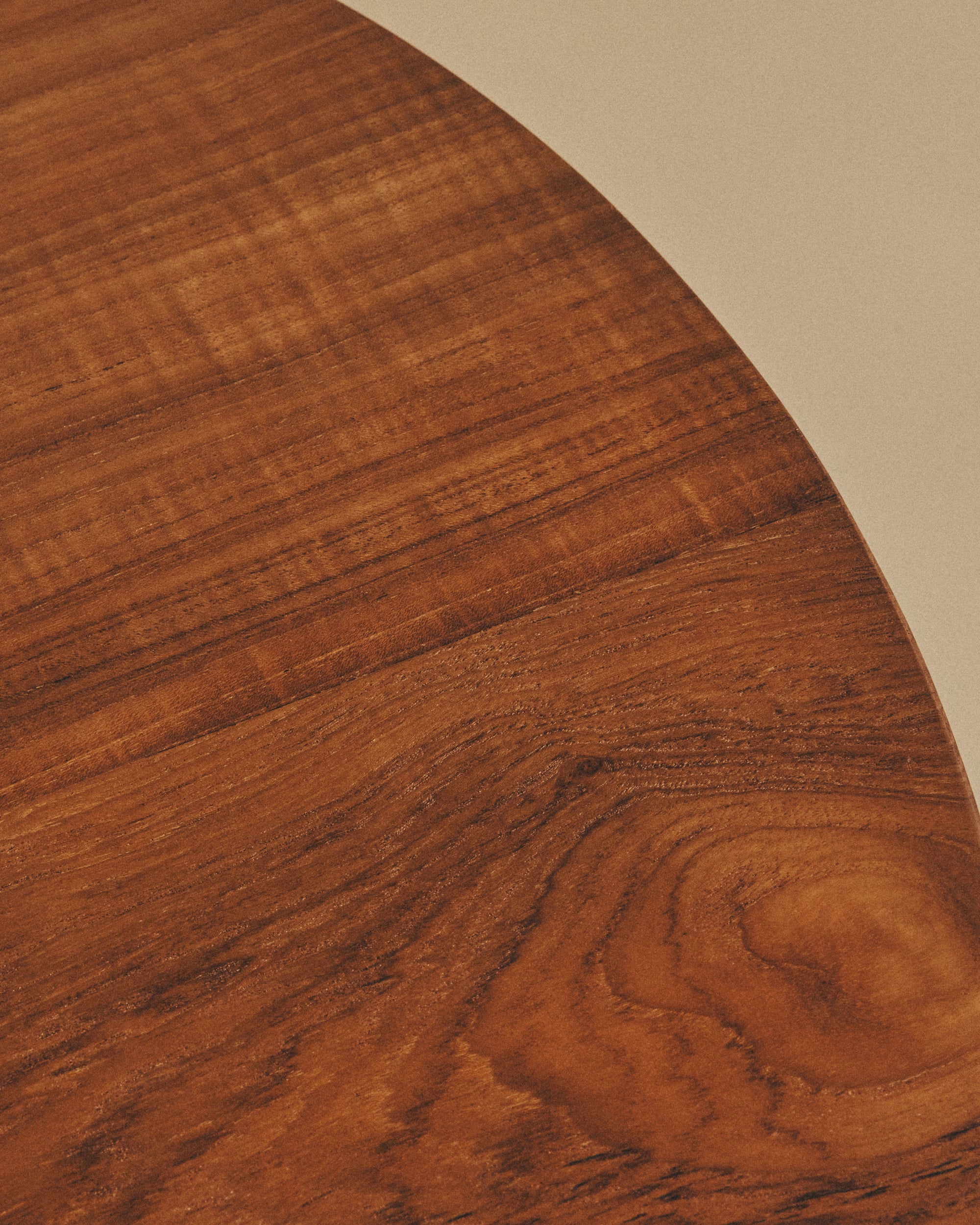 Hotel Le Malandre Tulip Game Table - Image 2