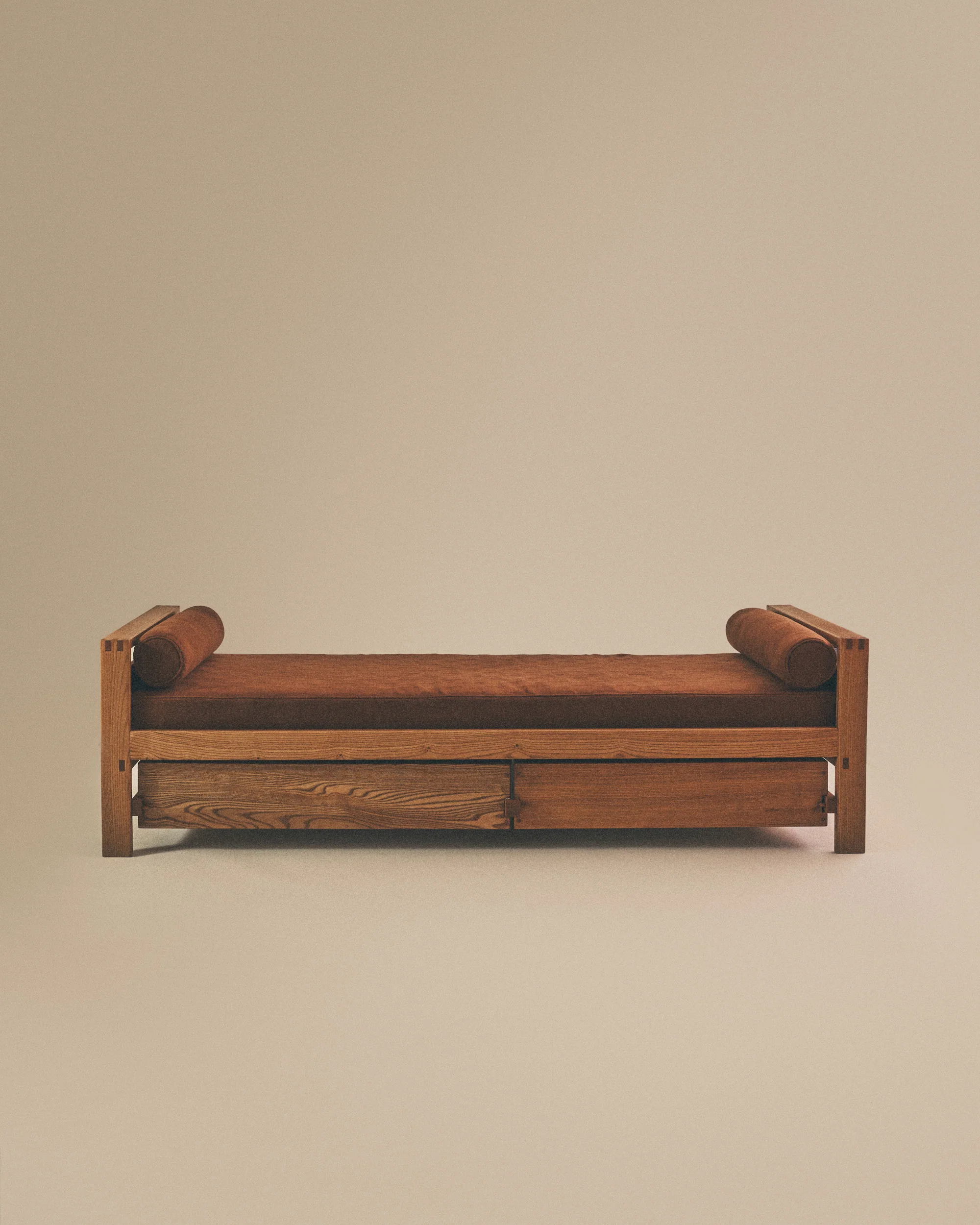 L06A Daybed - Image 3