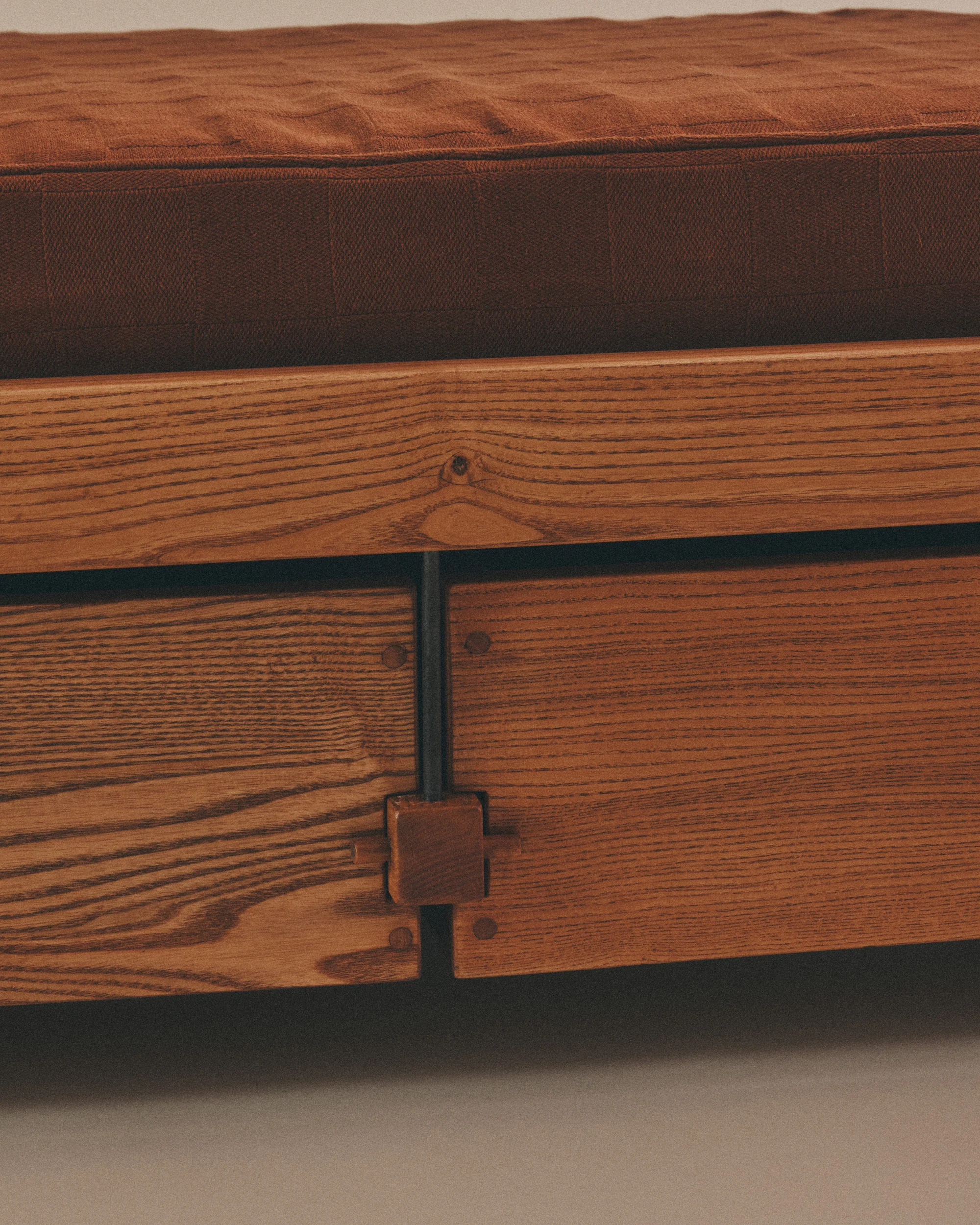 L06A Daybed - Image 4
