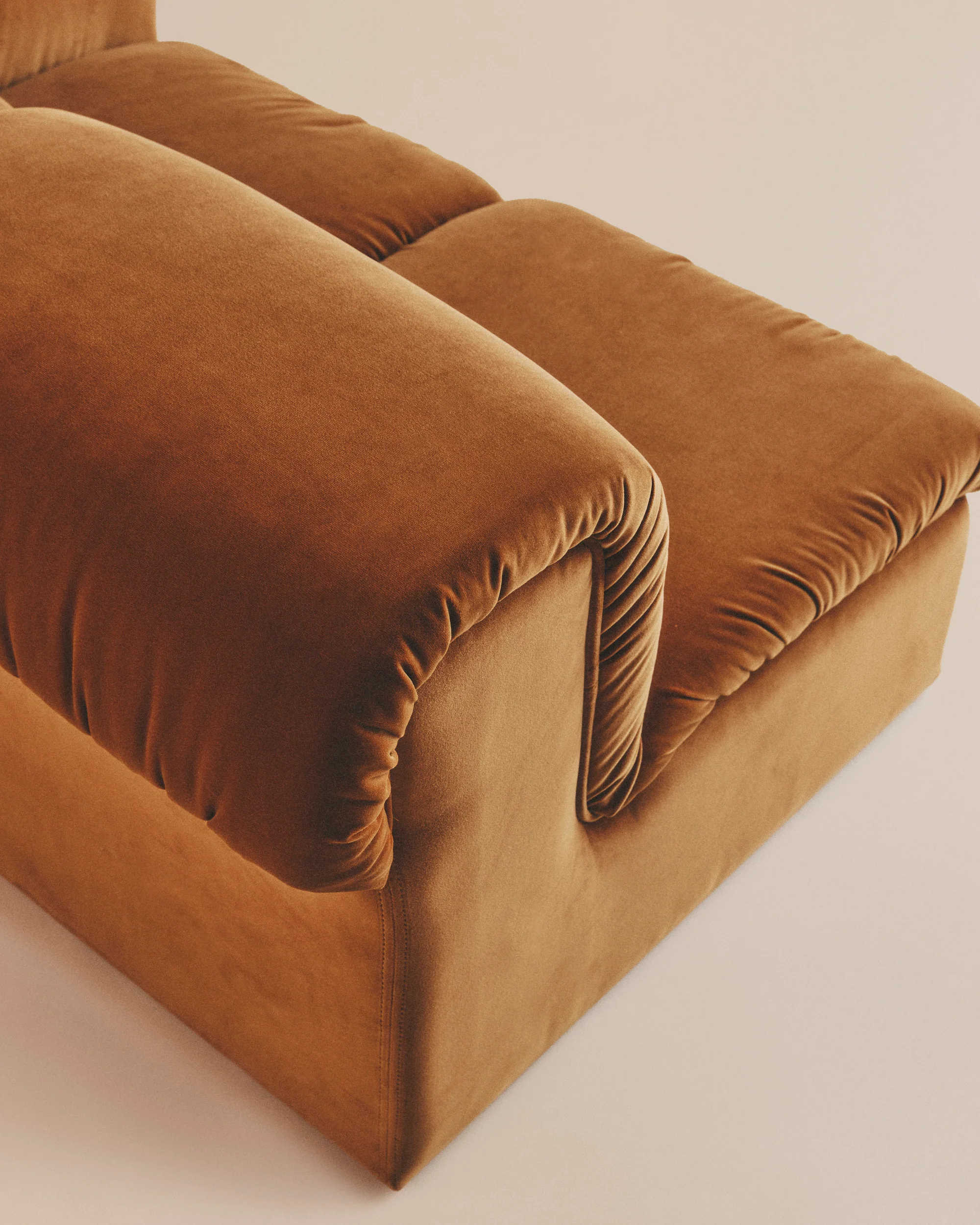Lara Sectional - Image 2
