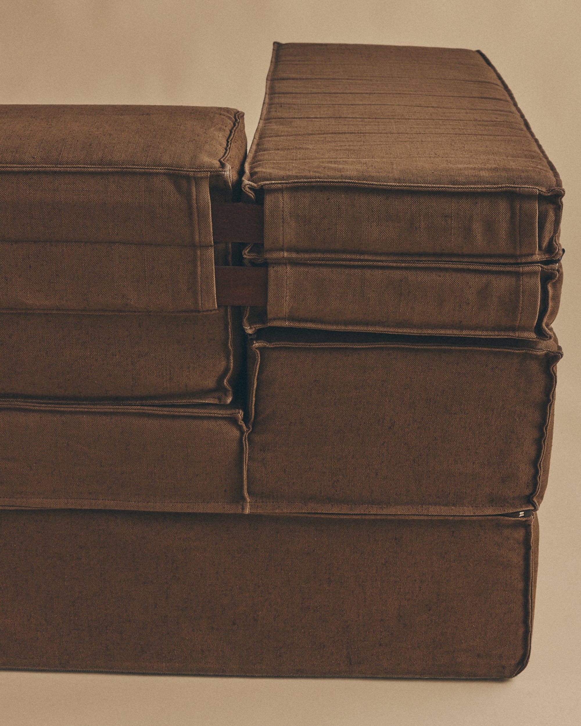 Mecum Tecum Sofa - Image 4