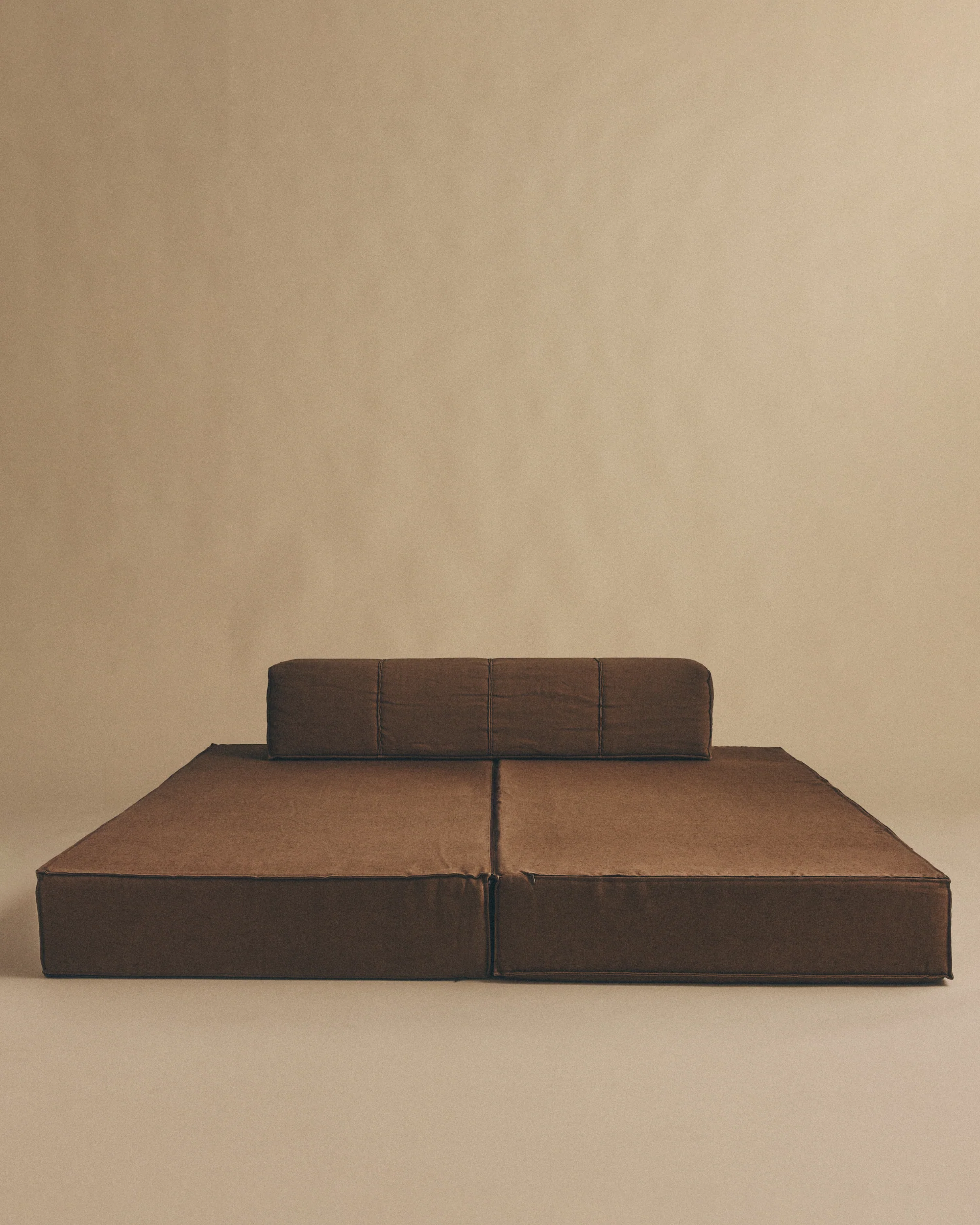 Mecum Tecum Sofa - Image 5