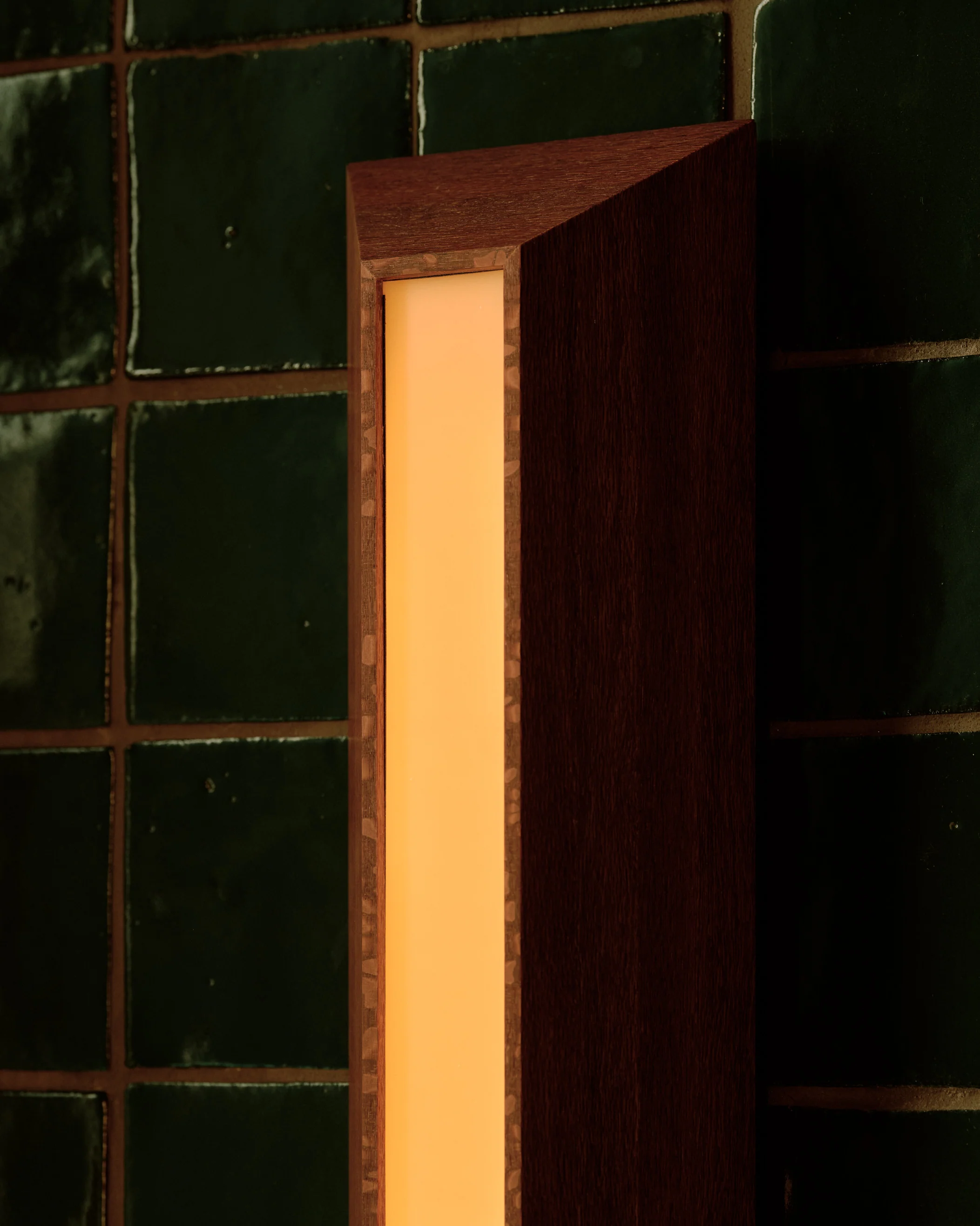 Mira Surface Mount, Linear - Image 3