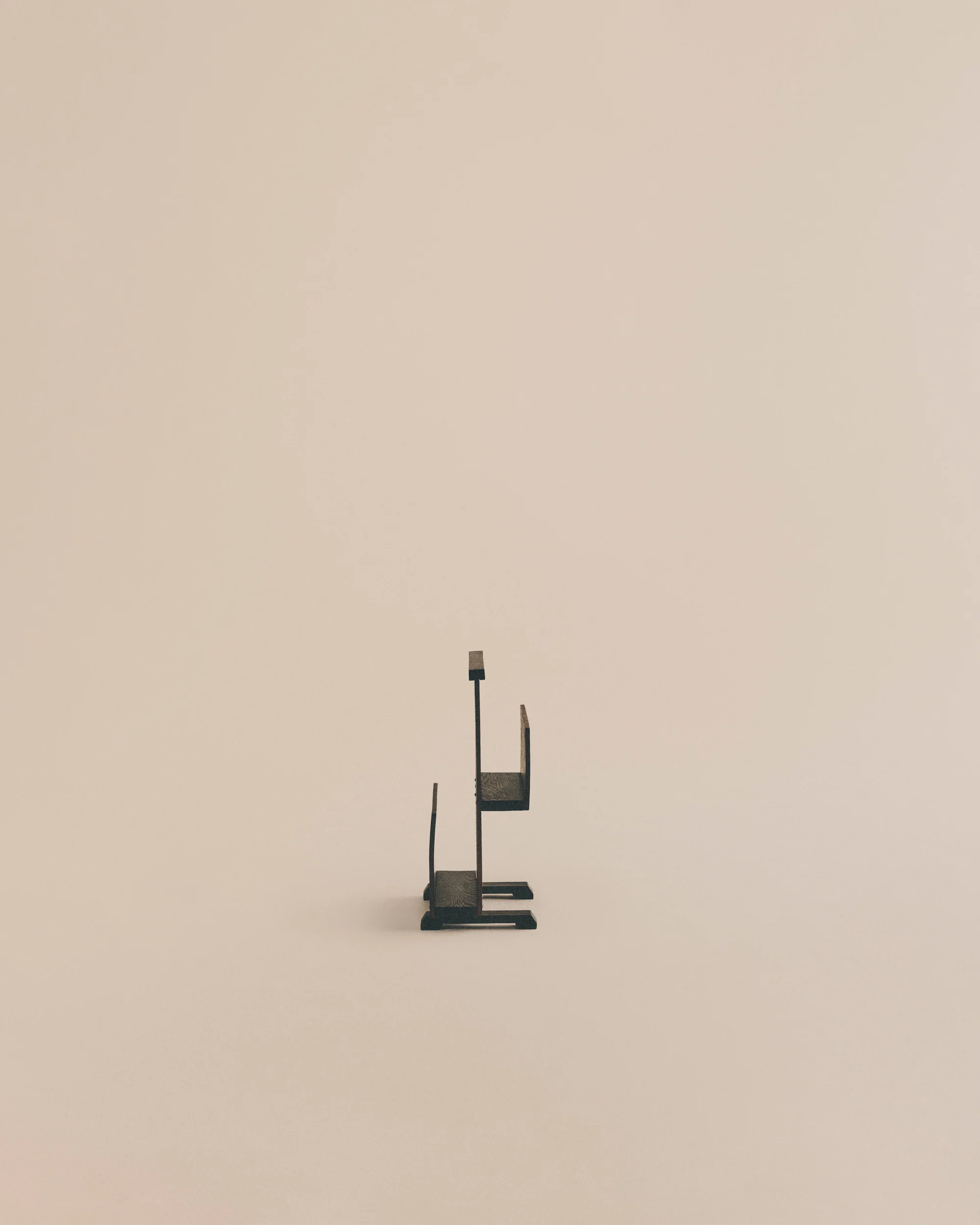 Modernist Magazine Rack - Image 5