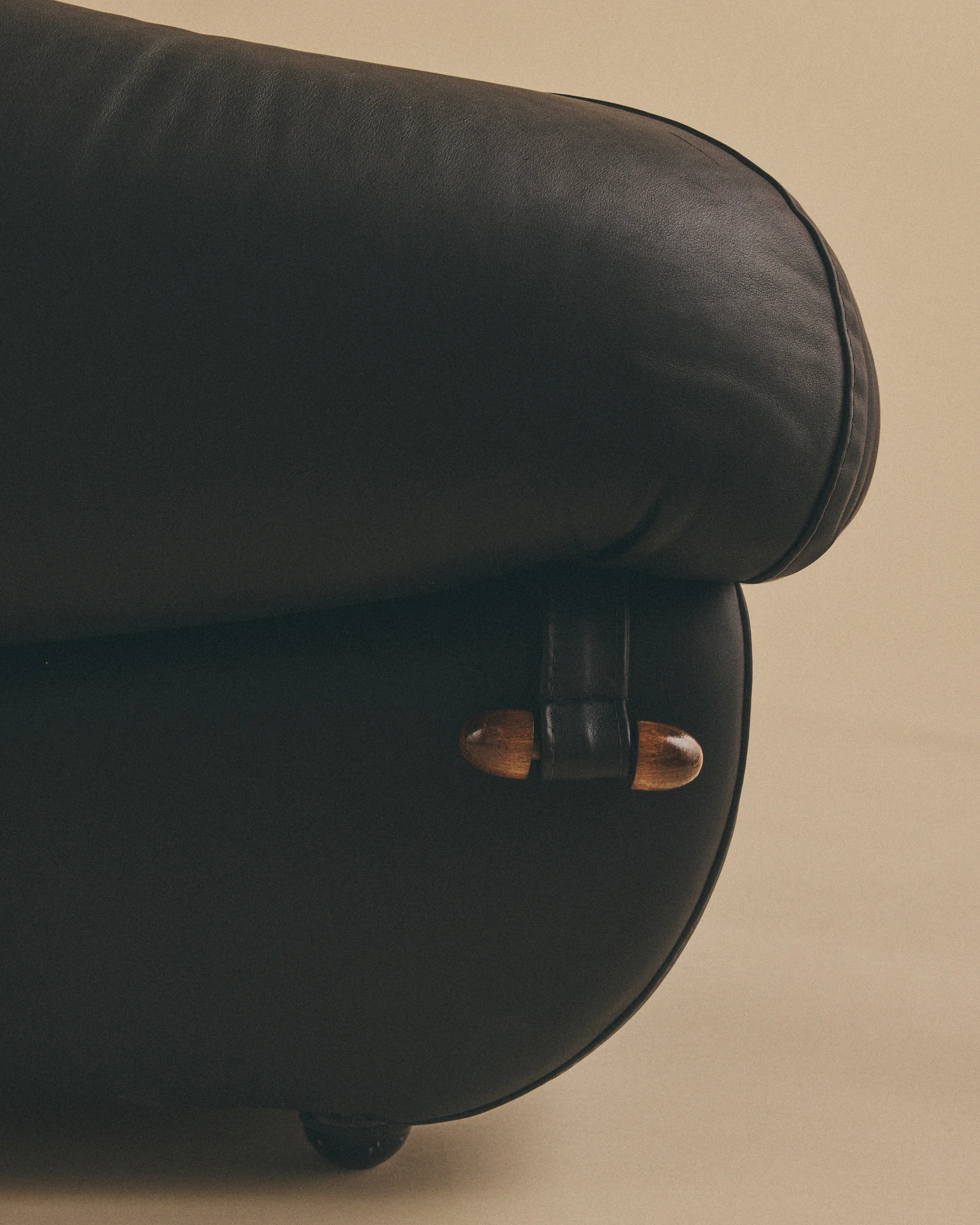 Patate Lounge Chairs - Image 3
