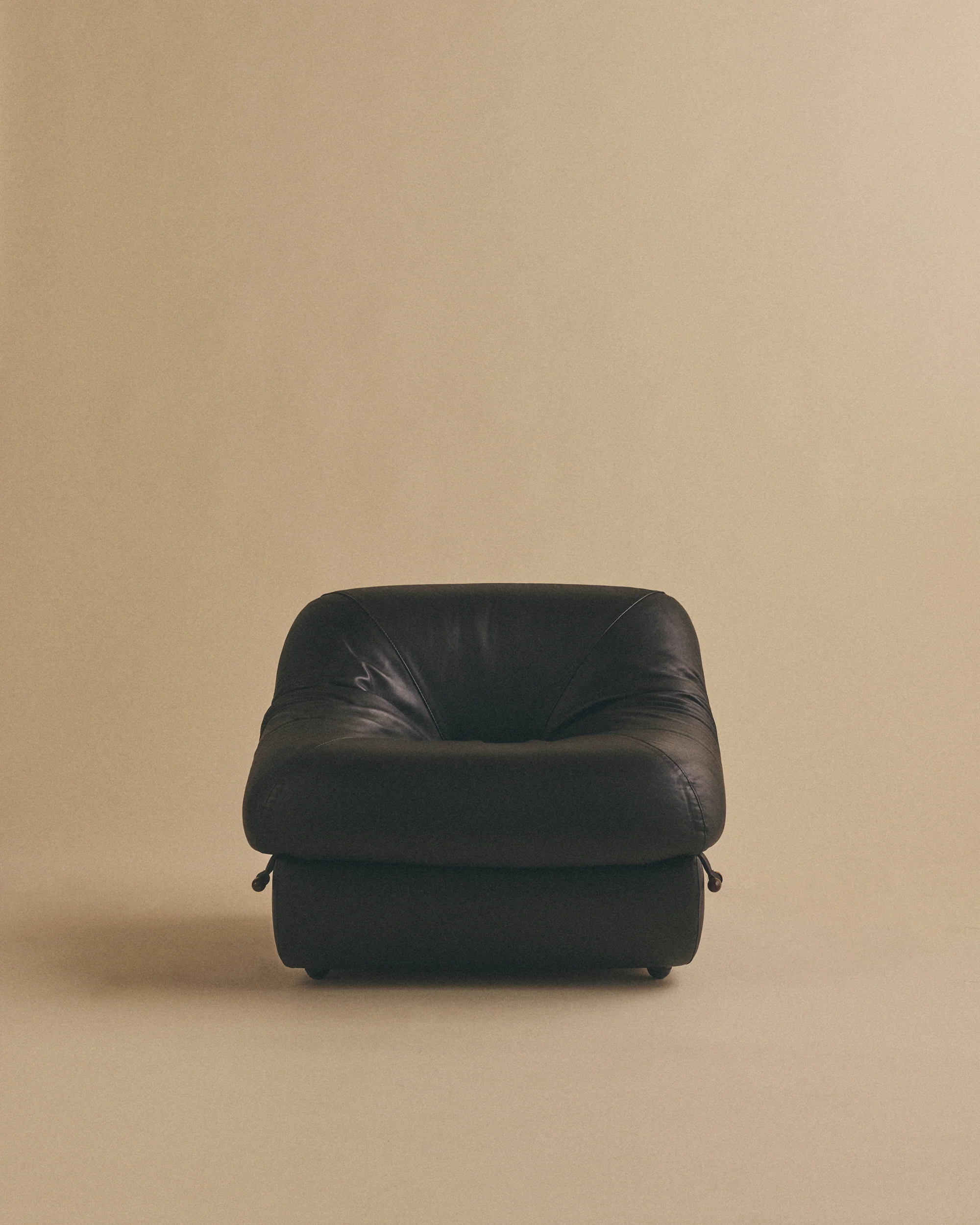 Patate Lounge Chairs - Image 4