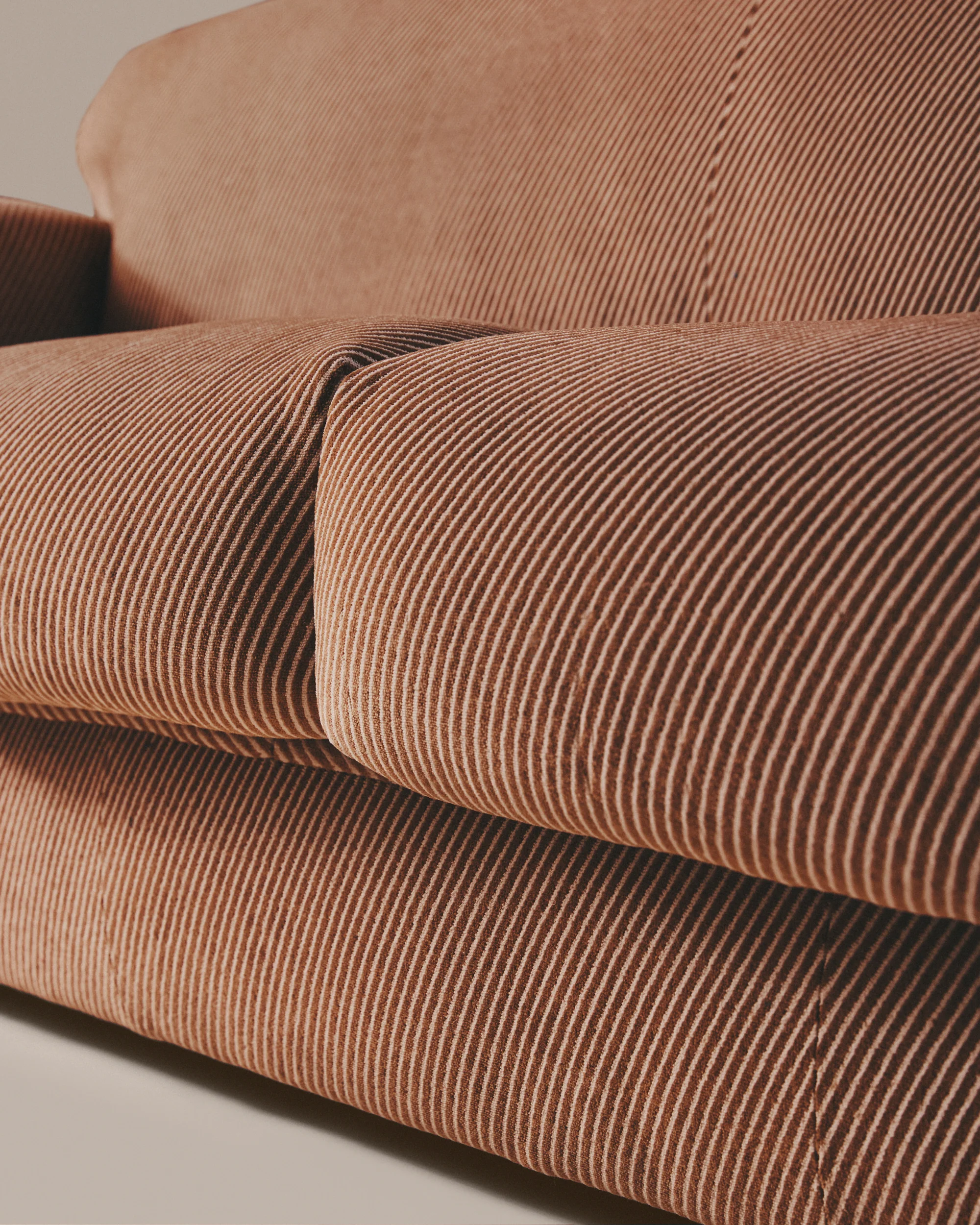 Soluna Sofa - Image 4
