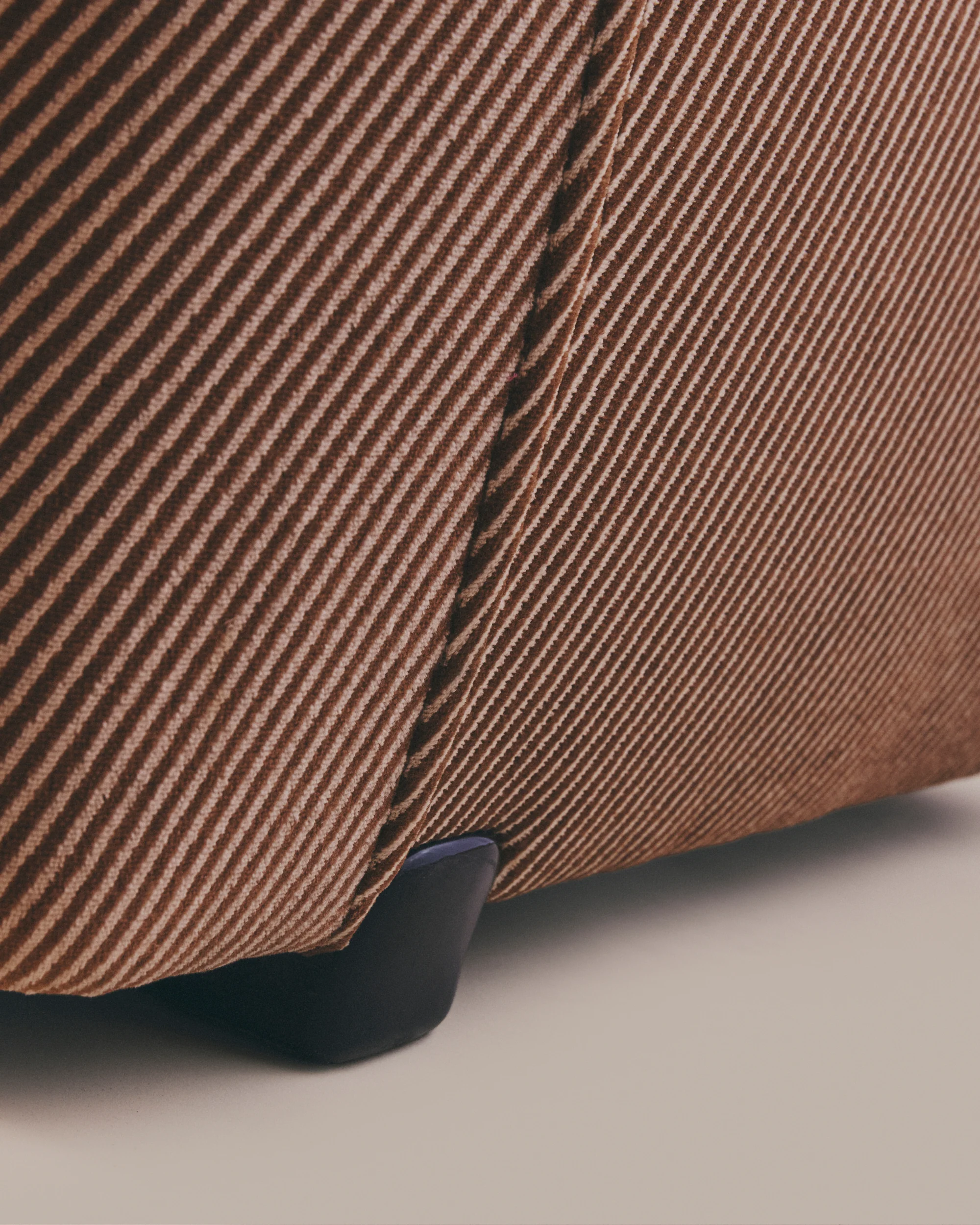 Soluna Sofa - Image 6